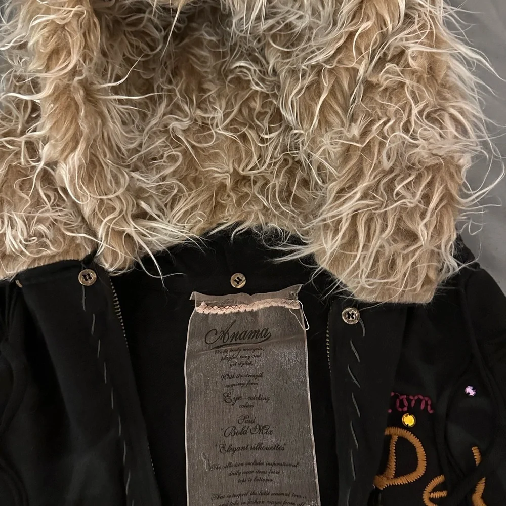 Boutique unique jacket - Picture 3 of 6